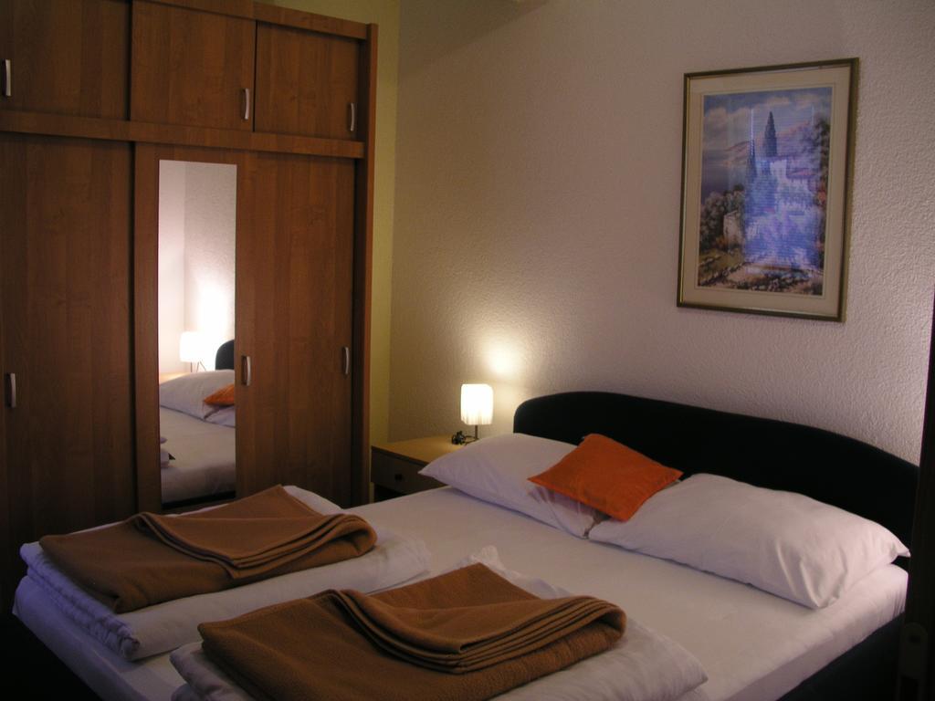Aparthotel Pecic Gradac  Exterior photo