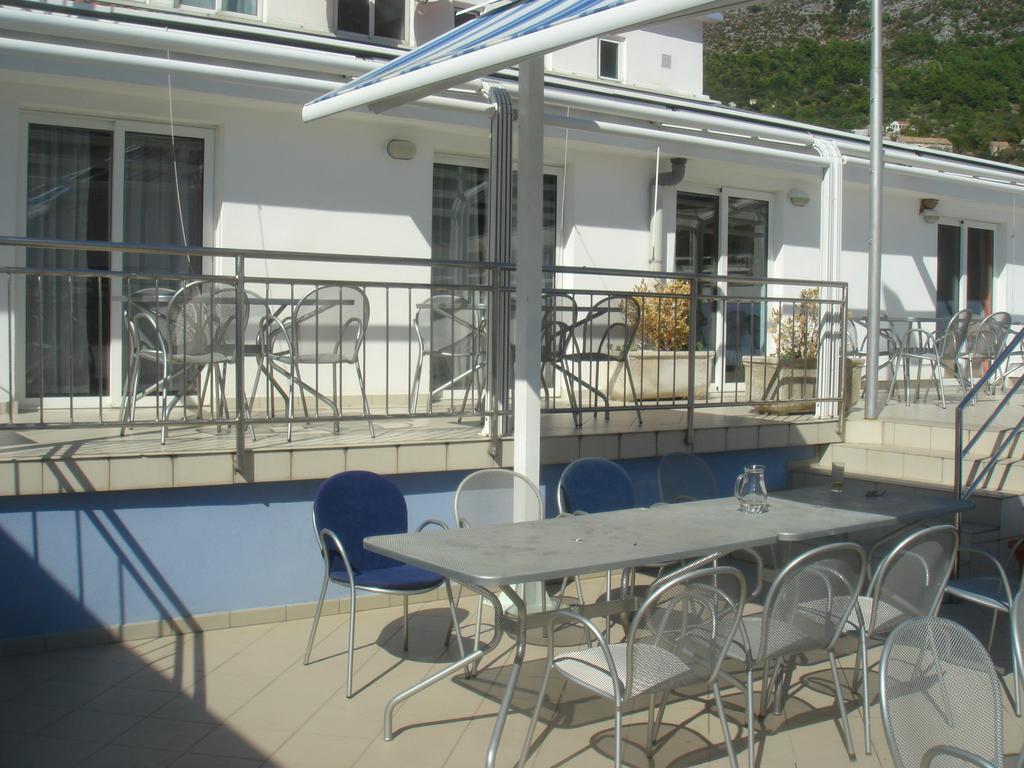 Aparthotel Pecic Gradac  Exterior photo