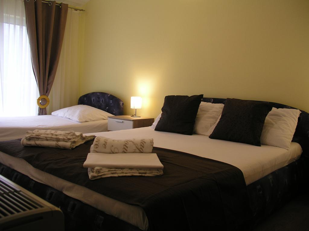 Aparthotel Pecic Gradac  Exterior photo