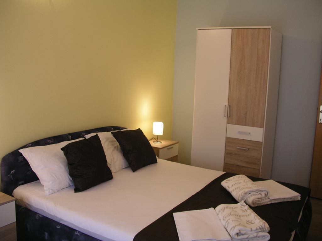 Aparthotel Pecic Gradac  Exterior photo