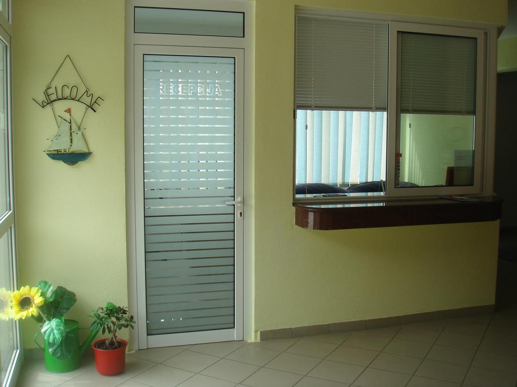 Aparthotel Pecic Gradac  Exterior photo