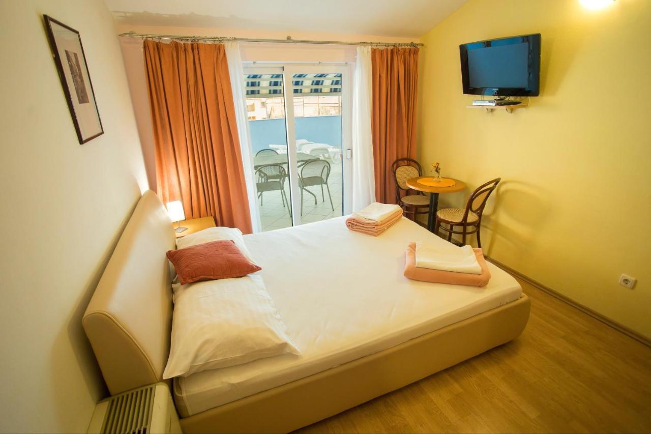 Aparthotel Pecic Gradac  Exterior photo