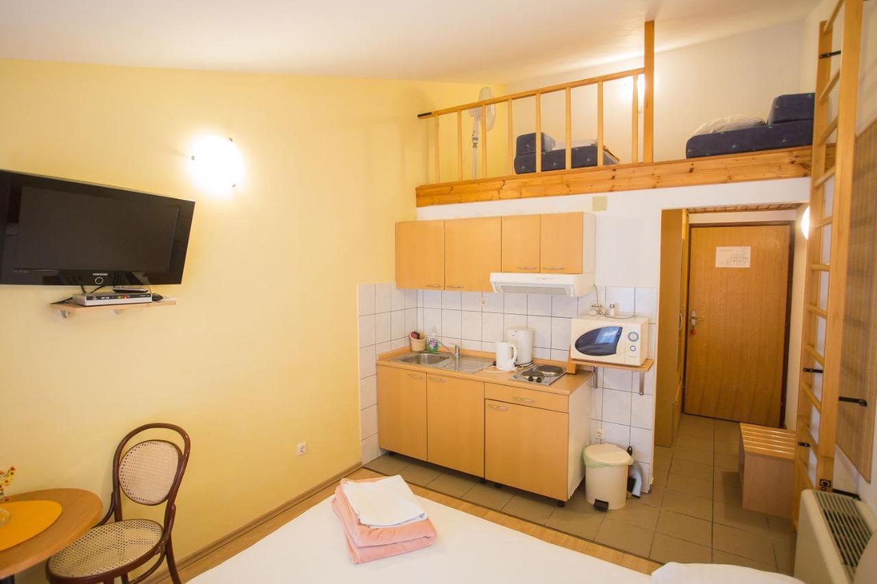 Aparthotel Pecic Gradac  Exterior photo